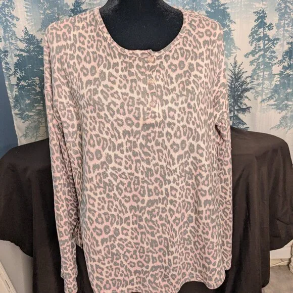 Just Be… Women’s Pink Leopard Print Long Sleeve Top | Size Medium - Picture 1 of 5